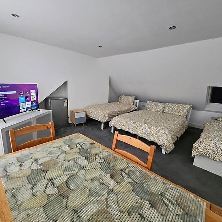 Апартаменты Snoozeden Westmead, Виндзор Экстерьер фото