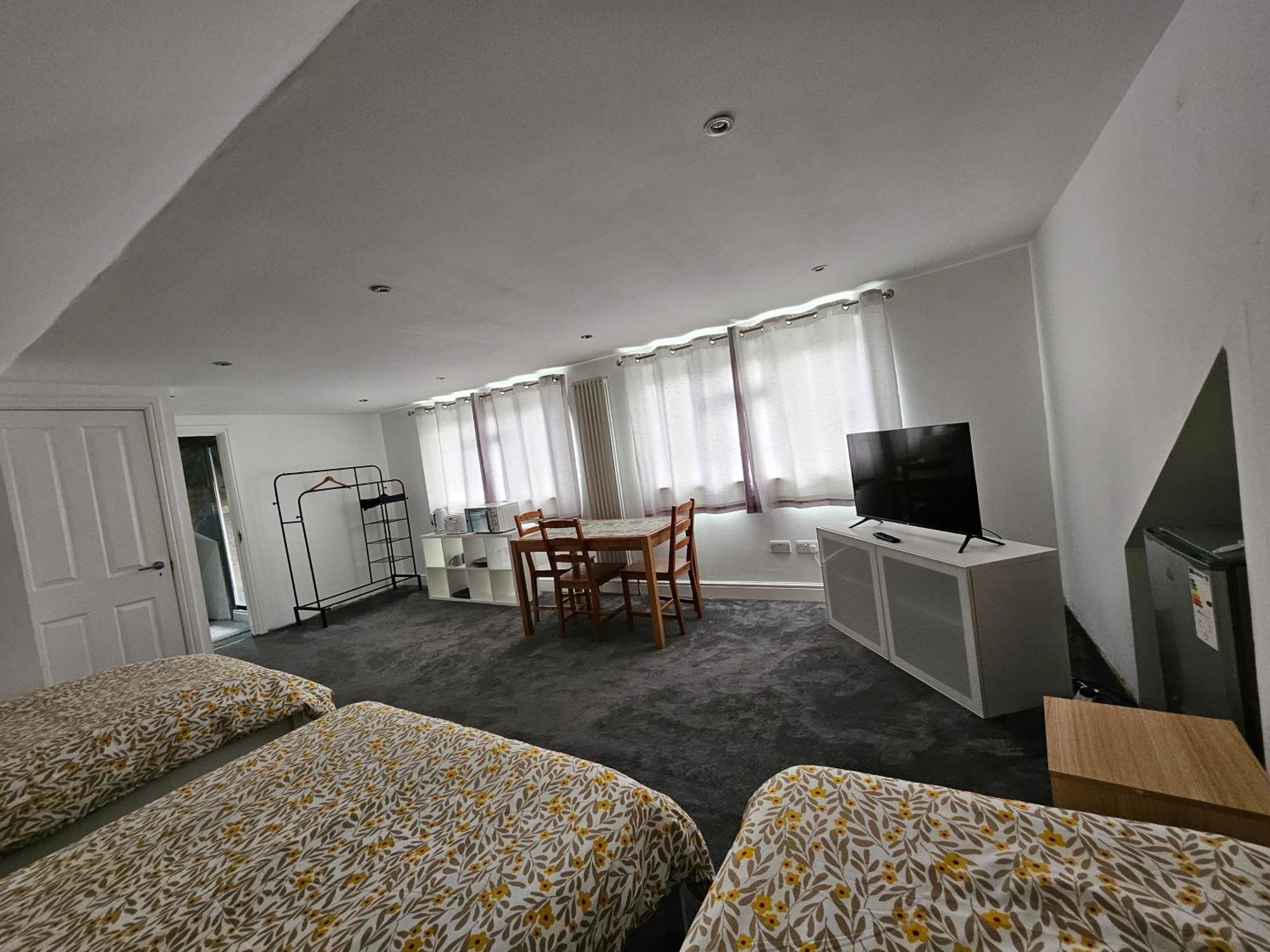 Апартаменты Snoozeden Westmead, Виндзор Экстерьер фото